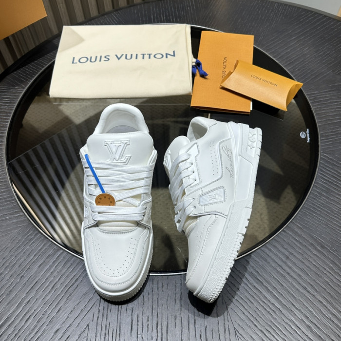 LV TRAINER SNEAKER LV-000604