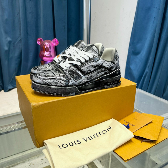 LV SNEAKER LV-000471