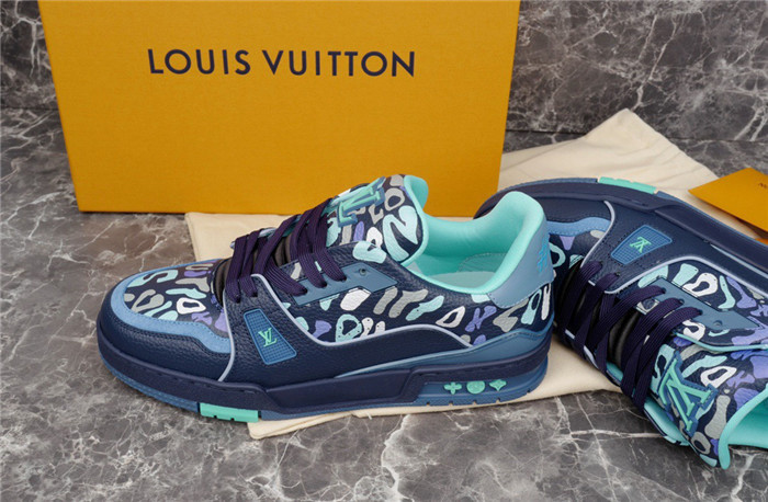 LV SNEAKER LV-000237