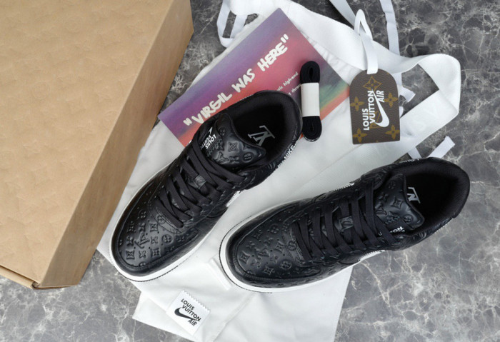 LV SNEAKER LV-000240