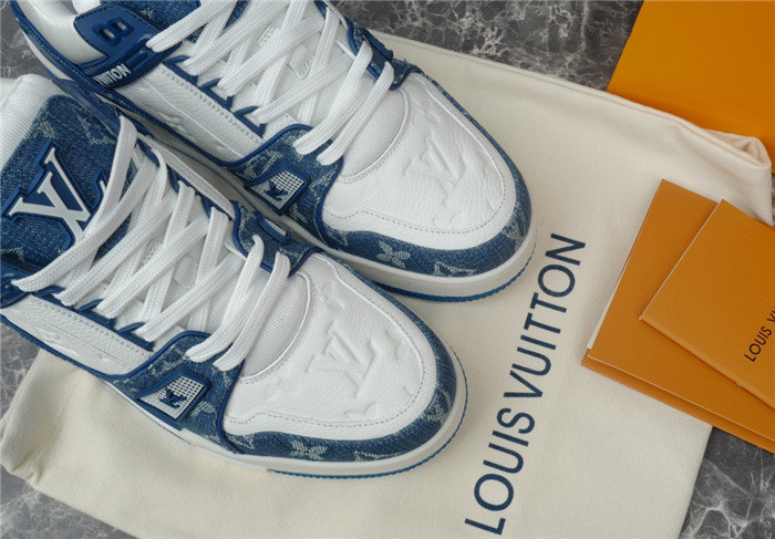 LV SNEAKER LV-000272