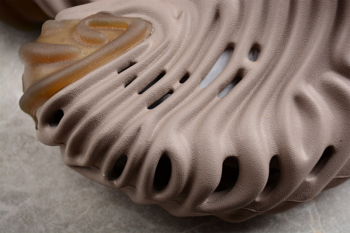 Cr*0*s x salehe bembury c00004