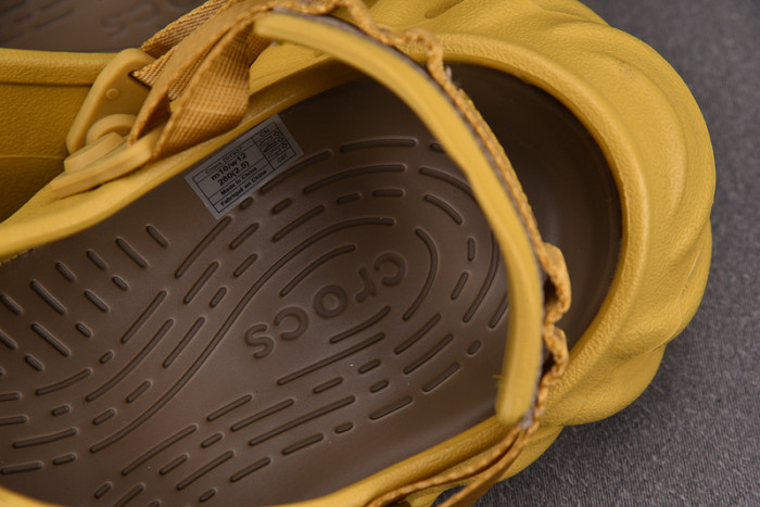 Cr*0*s x salehe bembury c00021