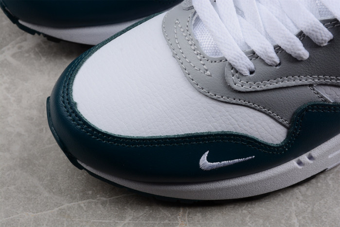 NIKE AIR MAX 1 LV8 