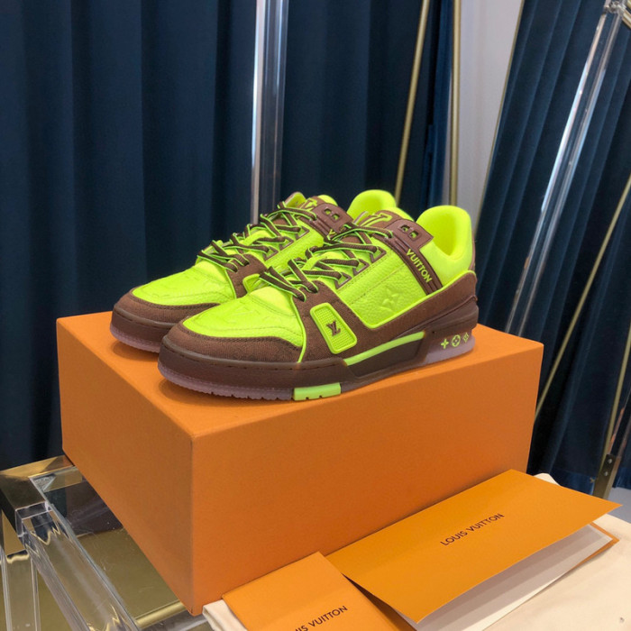 LV SNEAKER LV-000311