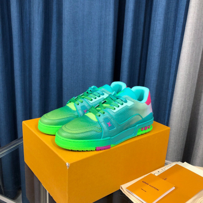 LV SNEAKER LV-000331