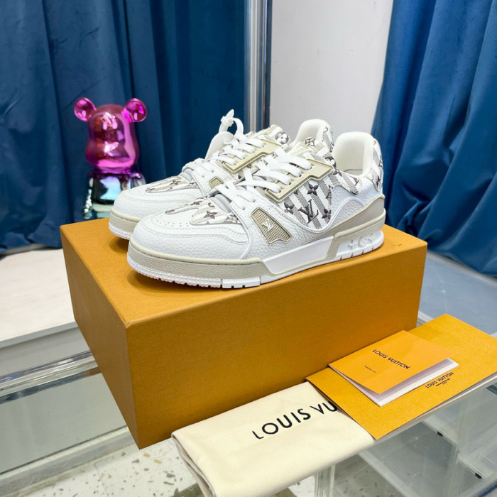 LV SNEAKER LV-000441