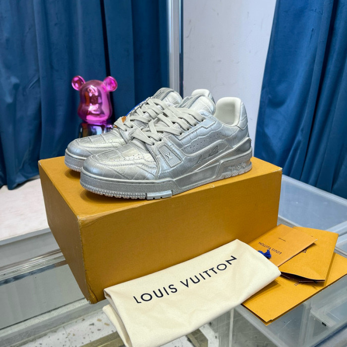LV SNEAKER LV-000472