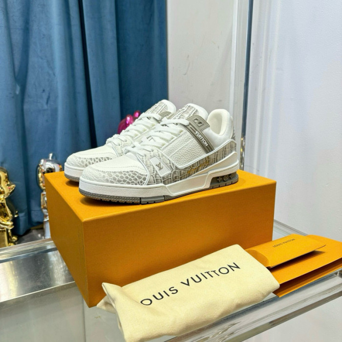 LV SNEAKER LV-000526