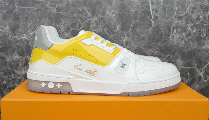 LV SNEAKER LV-000231