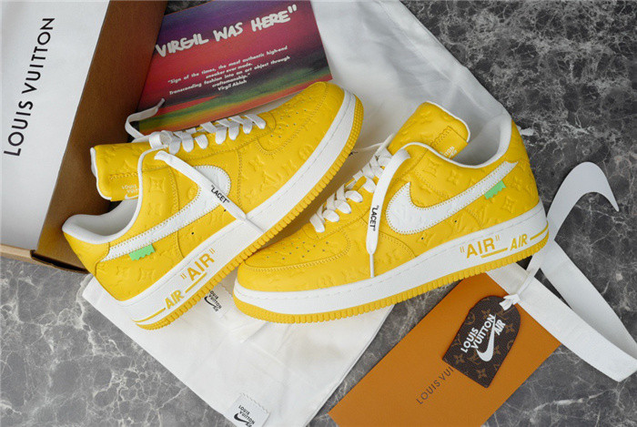 LV SNEAKER LV-000242