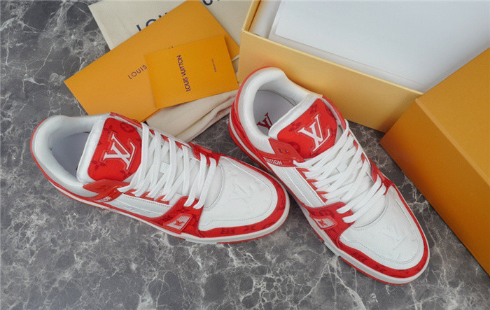 LV SNEAKER LV-000271