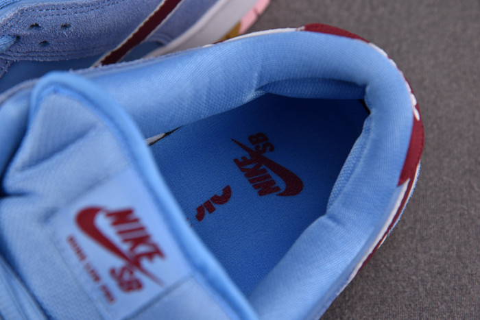 Nike SB Dunk Low Philadelphia Phillies DQ4040-400