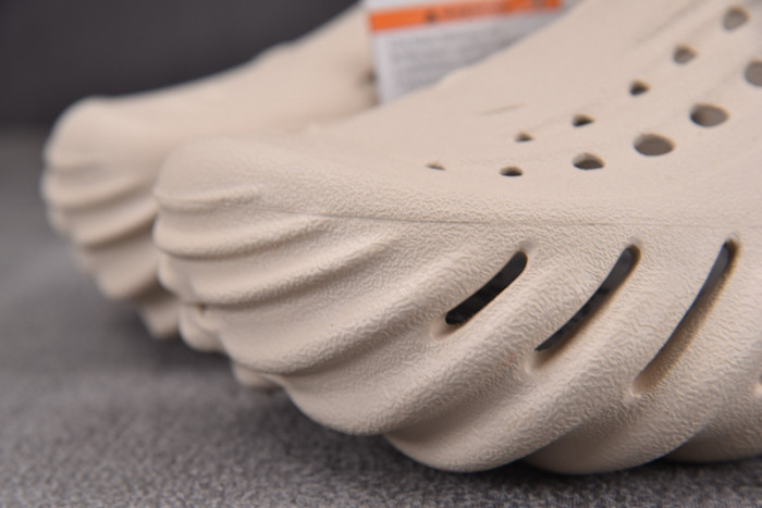 Cr*0*s x salehe bembury c00020