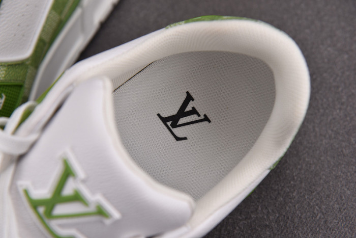 LV SNEAKER LV-000532