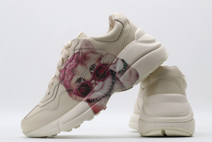 G*u*i* trainer sneaker22