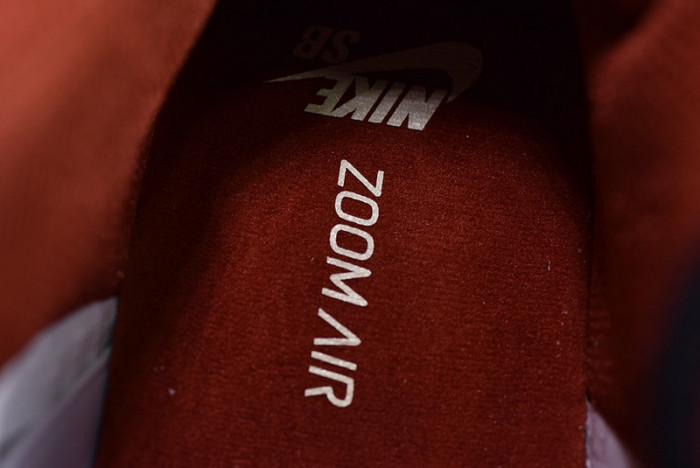 Nike SB Dunk Low Pro Hennessy BQ6817-100